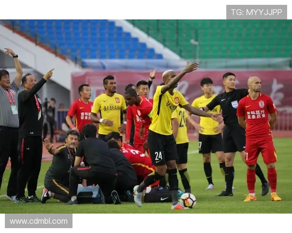 亚泰与恒大历史交锋回顾及战绩分析揭示双方对决的精彩瞬间